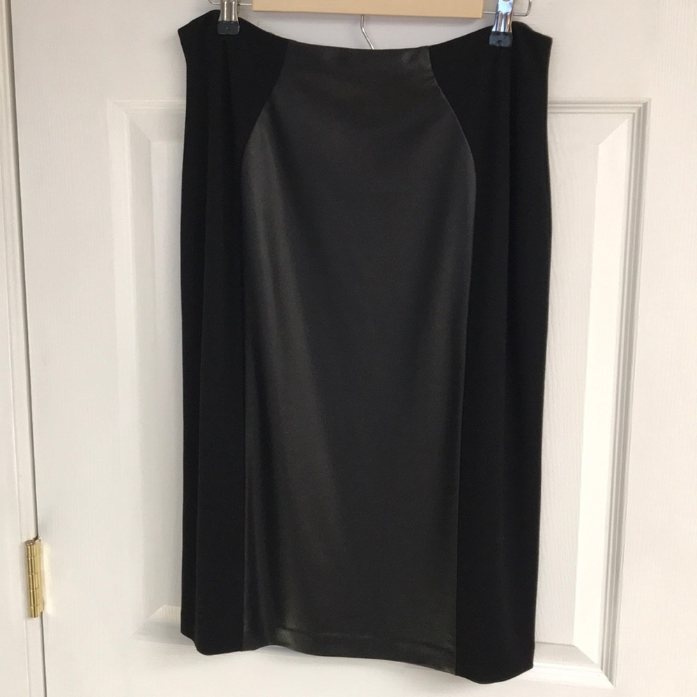 black vegan leather front pencil skirt NEW🎁